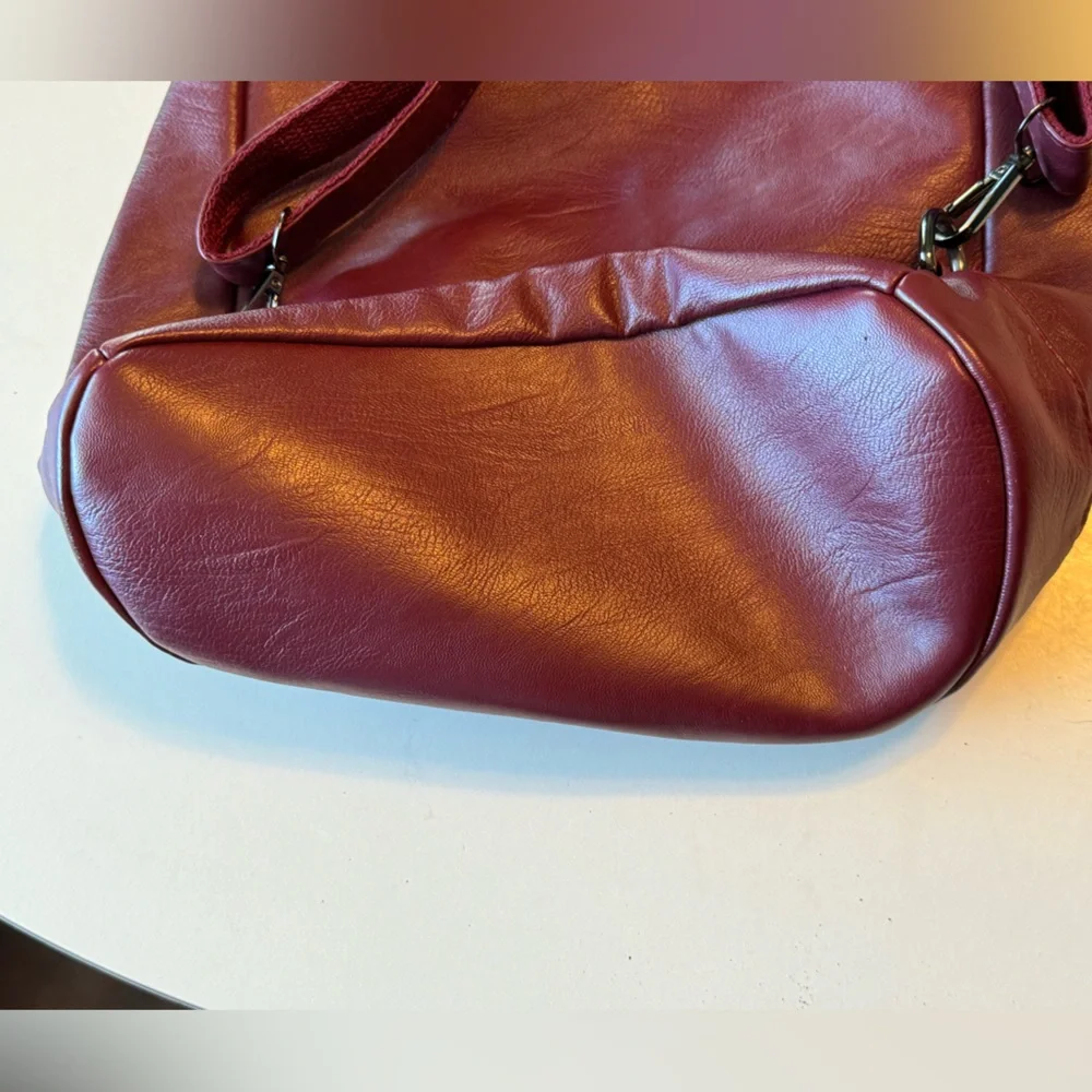 Nice Maroon Burgundy Backpack / Shoulder Bag Hobo Women’s Purse MINTY